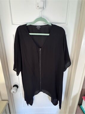 mblm Black V-Neck Zip-Front Tunic